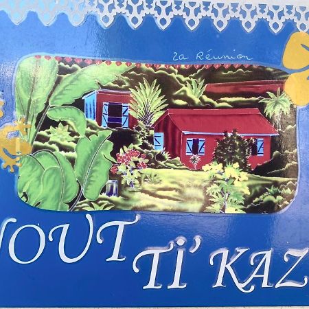 Nout Ti Kaz Le Bains Lägenhet Étang-Salé les Bains Exteriör bild